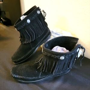 Minnetonka Womens 6 Black Fringe Zip Moccasins Boots Bohemian Leather